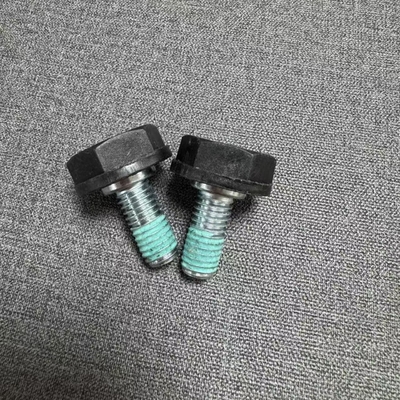 قطعات باتری لیفتراک M10*22 پیچ های پیچ سر پلاستیکی برای کابل های اتصال انعطاف پذیر