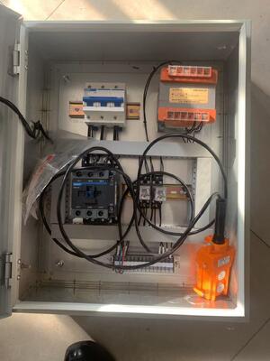 ماشین نصب و جدا کردن لاستیک 500 تن ماشین فشار لاستیک جامد 11 کیلو وات 480 ولت با ترانسفورماتورهای CHINT، شکاف ها و کانتاکتورها